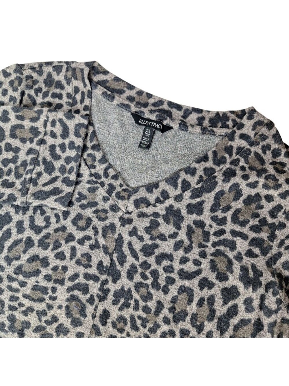 Ellen Tracy Top Womens Large L Soft Gray Animal Leopard Print V-Neck Long Sleeve